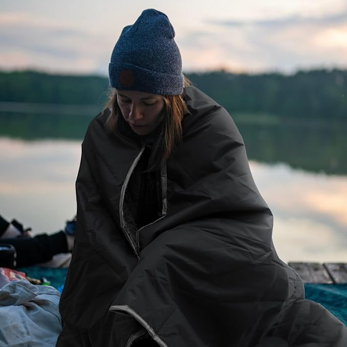 Sherpa Warm Outdoor Camping Blanket - Waterproof Stadium Blanket for Cold Weather, Camp, Sports Mom and Concert - Camping Quilt 80" X 58" (Black)