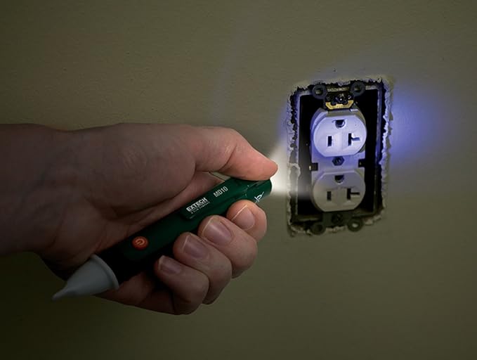 Extech MD10 - Non?‘Contact Magnet Detector & Flashlight ??Detects AC, DC & Permanent Magnetic Fields with Blue LED Indicator ??Pocket?‘Sized, Uses 2?¯AAA Batteries