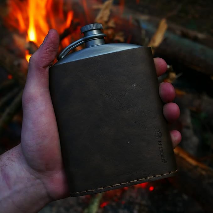 SILVERANT Titanium Hip Flask 248ml/8.73 fl oz, Ultralight Portable Leakproof Pocket Flask Flagon With Screw Cap Clip, Leather Case & Pouring Funnel