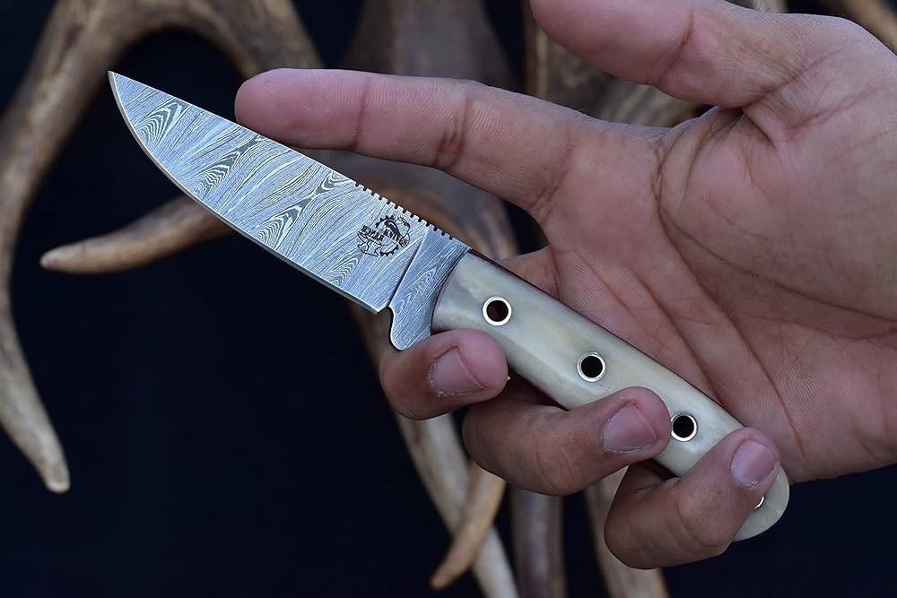 Knives Ranch Fixed Blade EDC Knife with Pancake Sheath ??Small Hunting Knife ??Damascus Skinning Knife ??Cowboy Knife with Leather Sheath - Cattle Bone Handle - Leather Sheath Snug Fit (3112-B)