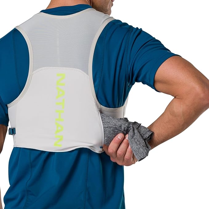 Nathan Pinnacle Featherlite 1.5L Hydration Vest for Running ??Ultra-Lightweight, Compression-Fit with Hydrapak Soft Flask