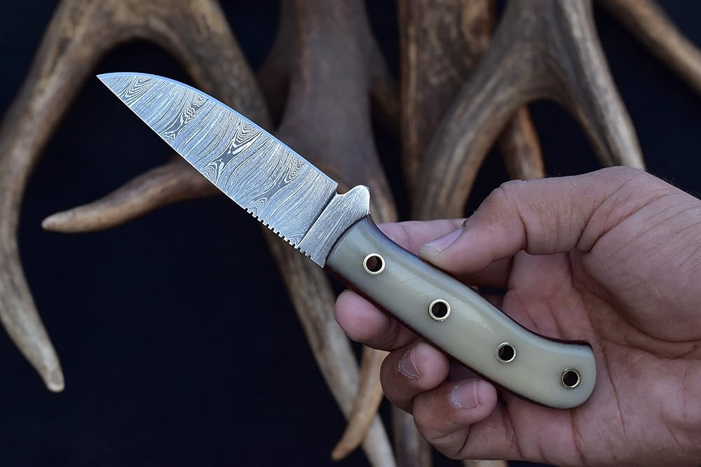 Knives Ranch Fixed Blade EDC Knife with Pancake Sheath ??Small Hunting Knife ??Damascus Skinning Knife ??Cowboy Knife with Leather Sheath - Cattle Bone Handle - Leather Sheath Snug Fit (3112-B)