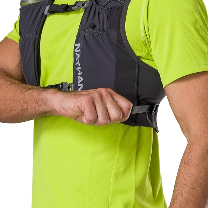Nathan Pinnacle Featherlite 1.5L Hydration Vest for Running ??Ultra-Lightweight, Compression-Fit with Hydrapak Soft Flask