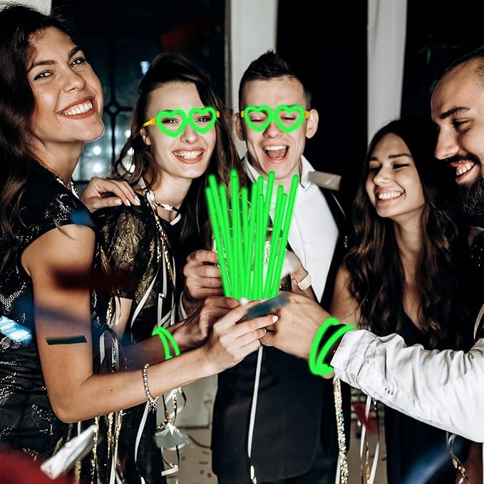 60 Pack 8??Green Glow Sticks Bulk Bright Glow Sticks with 60 Connectors 20 Heart Glasses Glow In The Dark Party Supplies Neon Party Decorations Glow Bracelet Glasses for Carnival (Green)