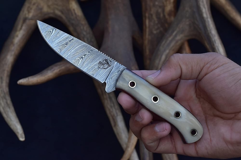 Knives Ranch Fixed Blade EDC Knife with Pancake Sheath ??Small Hunting Knife ??Damascus Skinning Knife ??Cowboy Knife with Leather Sheath - Cattle Bone Handle - Leather Sheath Snug Fit (3112-B)