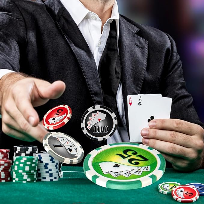 Goplus Poker Chip Set, 300 PCS Chips, 2 Decks Cards, Dealer Button, Poker Felt, Aluminum Case for Texas Holdem, Casino, Family Night, Blackjack