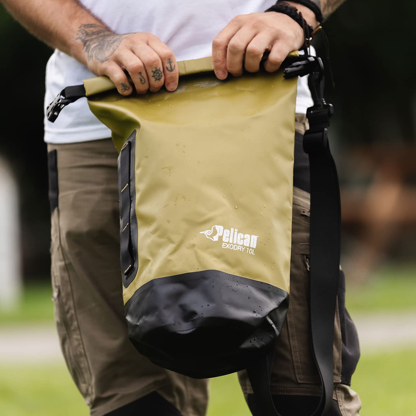 Pelican ExoDry 20L Medium Drybag - Waterproof - Shoulder Straps - Thick & Lightweight - Roll Top