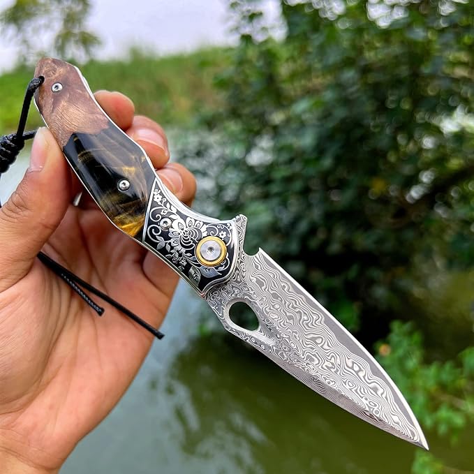 handmade Japan Damascus steel pocket knifeï¼?.1" VG10 blade men and women Folding knife，With holster，Lining lock，resin and Maple handle，Suitable for EDC outdoor camping，go fishing hunting