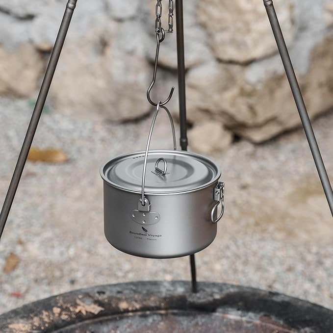 iBasingo 1.3L (1300ml) Titanium Pot with Lid Lightweight Backpacking Cook Pot for Solo Camping, Hiking & Backpackers, Portable Camping Cookware with Measurement Marks Ti2043C