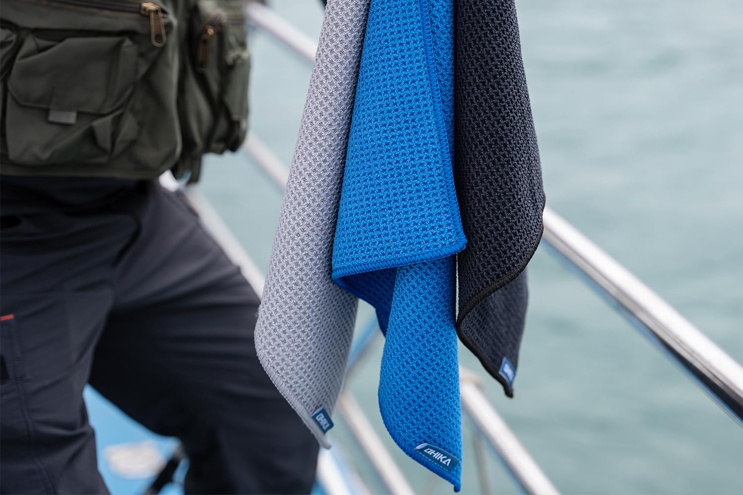 OHIKA Microfiber Fishing Towels with Clip, Waffle Pattern for Effective Cleaning of Fishing Gears