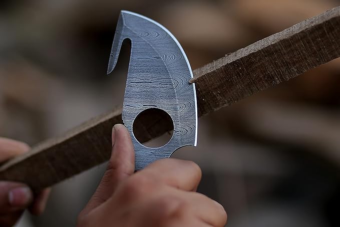 Handmade Damascus Steel Fixed Blade Skinning Hunting Knife With Gut Hook Best For Outdoor Camping Skinner Deer Fishing Hiking Edc Survival Knives For Men (Rose Wood)