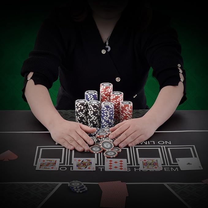 VEVOR Poker Set, 500-Piece Complete Poker Playing Game Set for Texas Hold'em, Blackjack, Gambling, Poker Chip Set with Aluminum Carrying Case, 11.5 Gram Casino Chips, Cards, Buttons and Dices