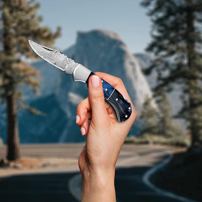 Set of 10 - Personalized Damascus Pocket Knife for Groomsmen -With Leather Sheaths - Custom Engraved Pocket Knives | Groomsman Gifts for Wedding, Groomsmen Proposal Gifts