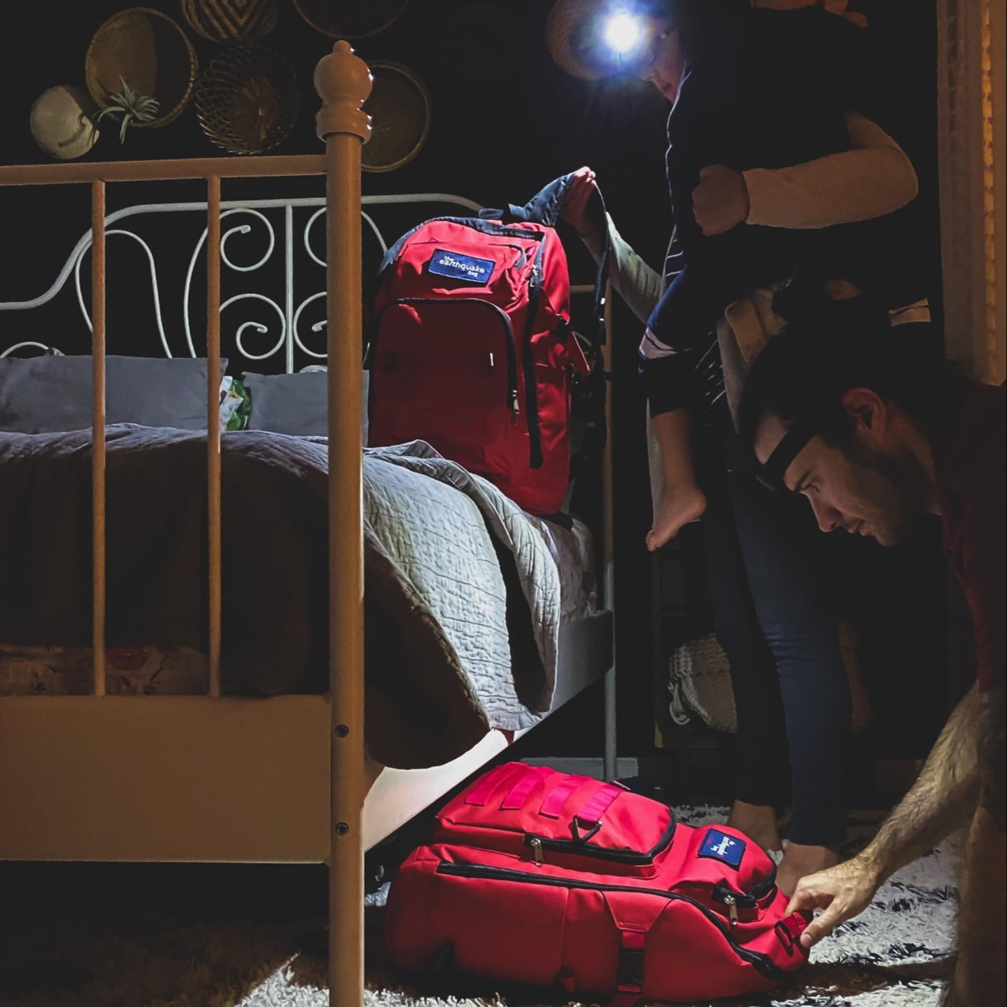 Complete Earthquake Bag - Emergency Kit for Earthquakes, Hurricanes, Wildfires and Other Disasters