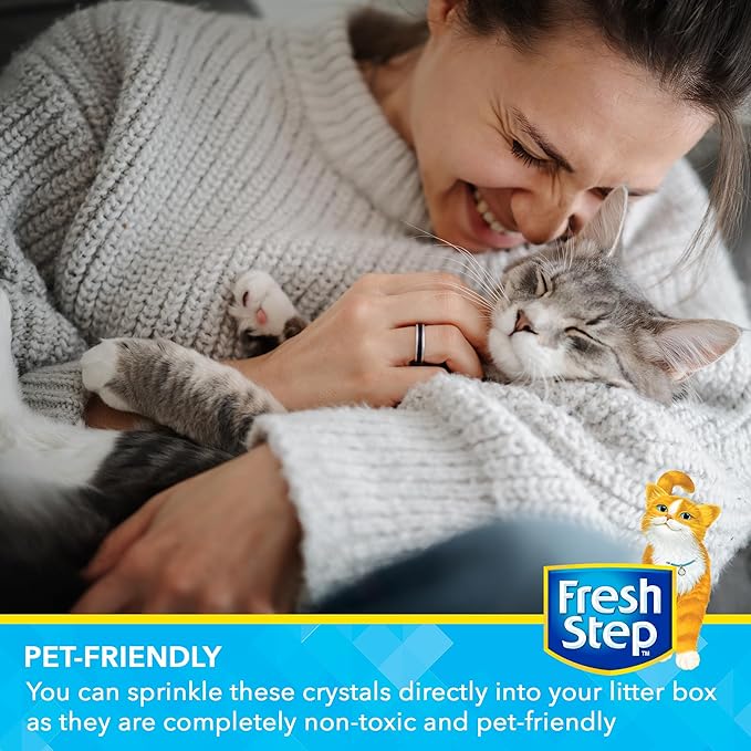 Fresh Step Cat Litter Crystals in Fresh Scent - Cat Litter Box Deodorizer - Combats Odors and Neutralizes Smells to Keep Your Home Clean, 30 Ounce