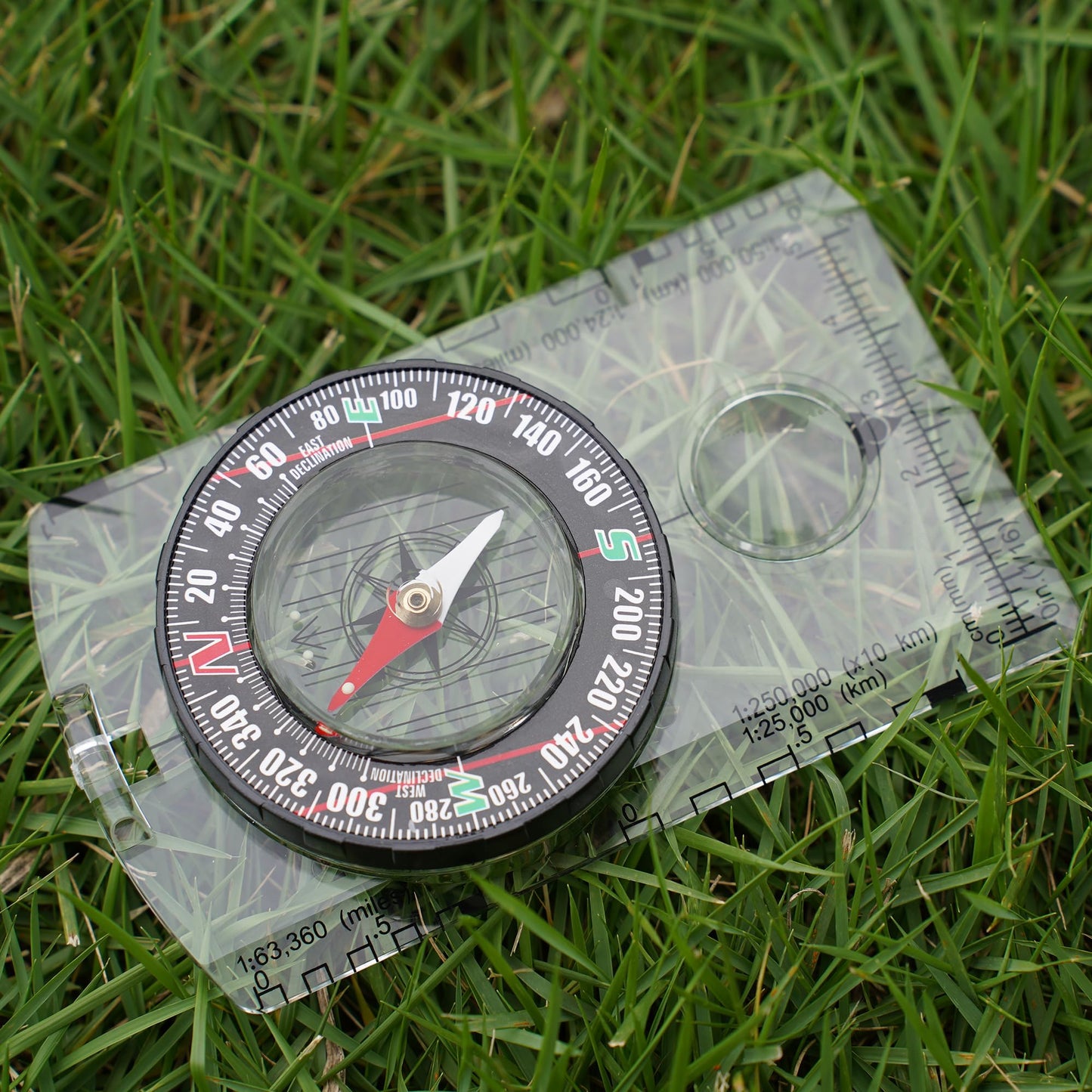 4 Pcs Outdoor Compass with Adjustable Declination,Magnifier,Ruler,Scale. Multifunctional