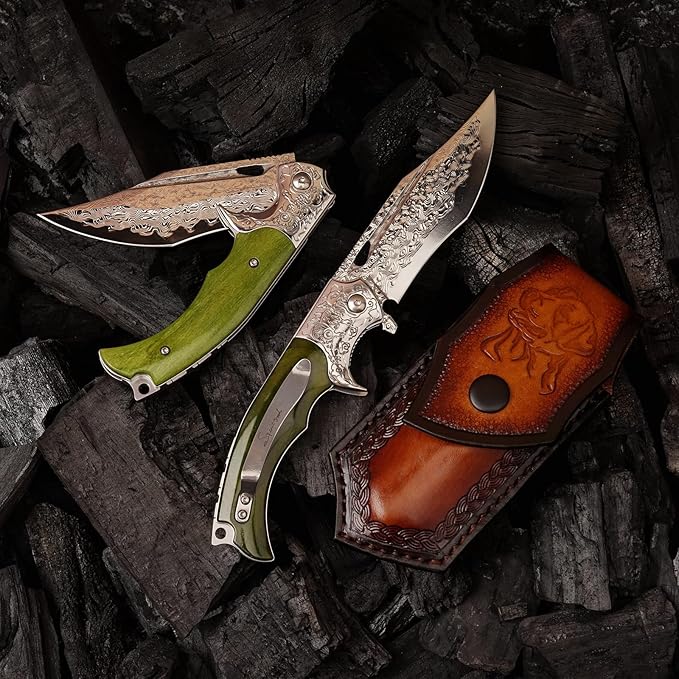 Damascus Steel Folding Knife, 3.6 '' VG10 Sandwich Damascus Steel bone Handle with Pocket Clip, for Camping and Travel EDC