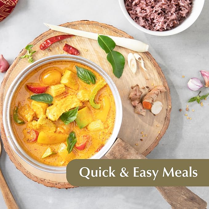 Watcharee's Authentic Thai Curry Sauces - Red Curry | Vegan, Non-GMO, Gluten-Free - 2 Pack (9.8 fl oz Each)