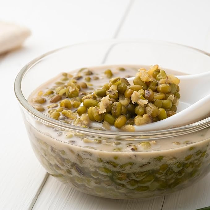 Yupik Organic Mung Beans, 2.2 lb (35.3 oz), USDA Certified, Kosher, Gluten-Free, Dried Legumes, Excellent Source of Protein & Fiber, Perfect for Sprouting, Soups & Salads