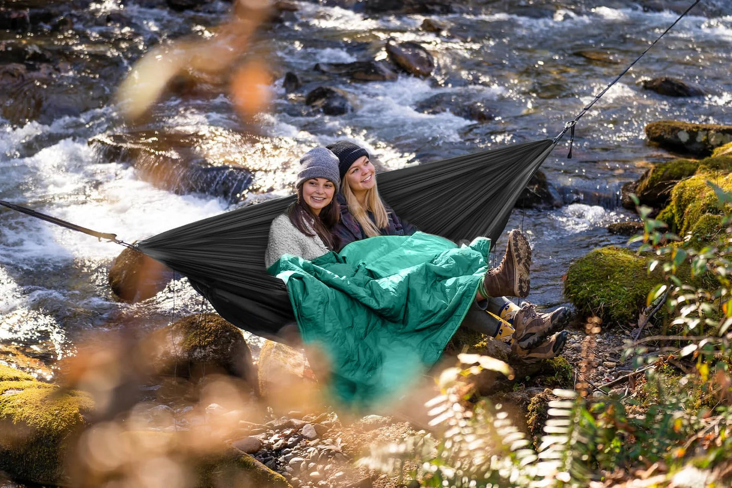 COVACURE Camping Blanket, Packable Down Alternative Outdoor Blanket-Green