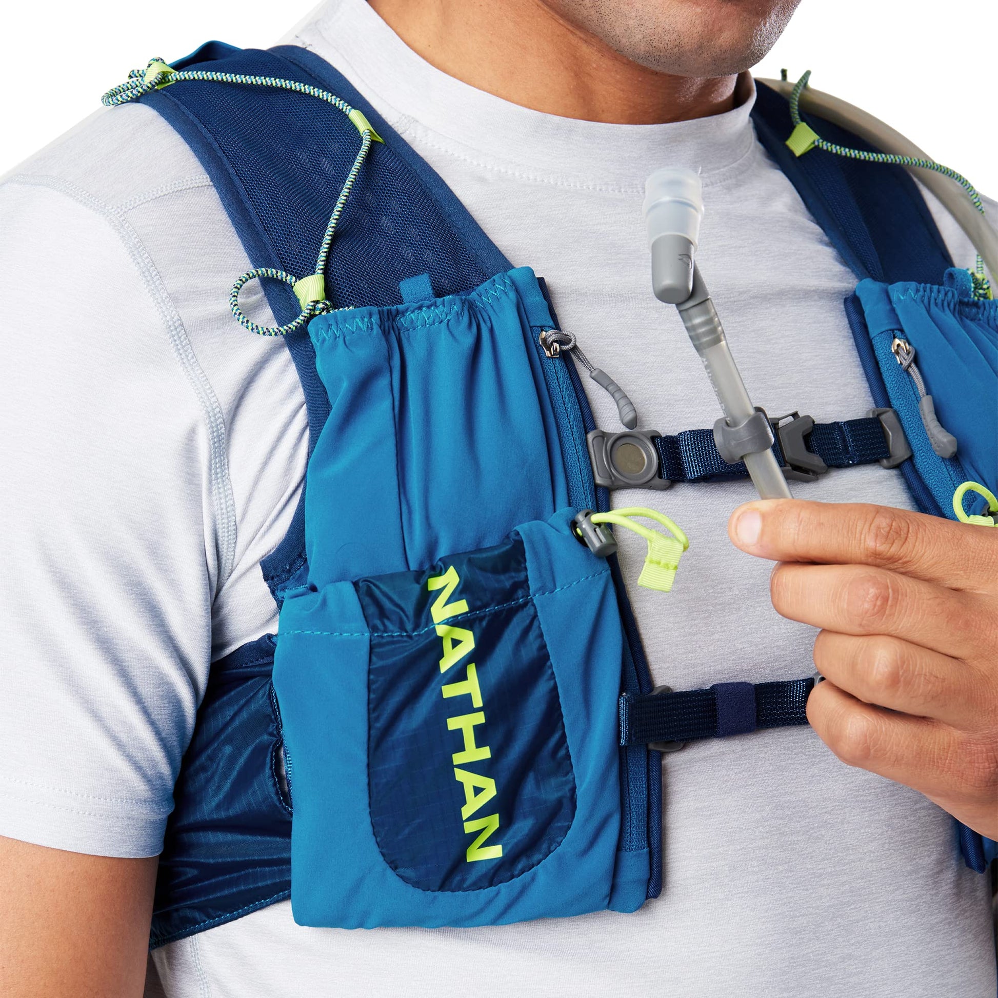 Nathan Vapor Air 3.0 7 Liter Hydration Vest w/ 2L Bladder, Air Mesh Shoulder Straps, Front Pockets