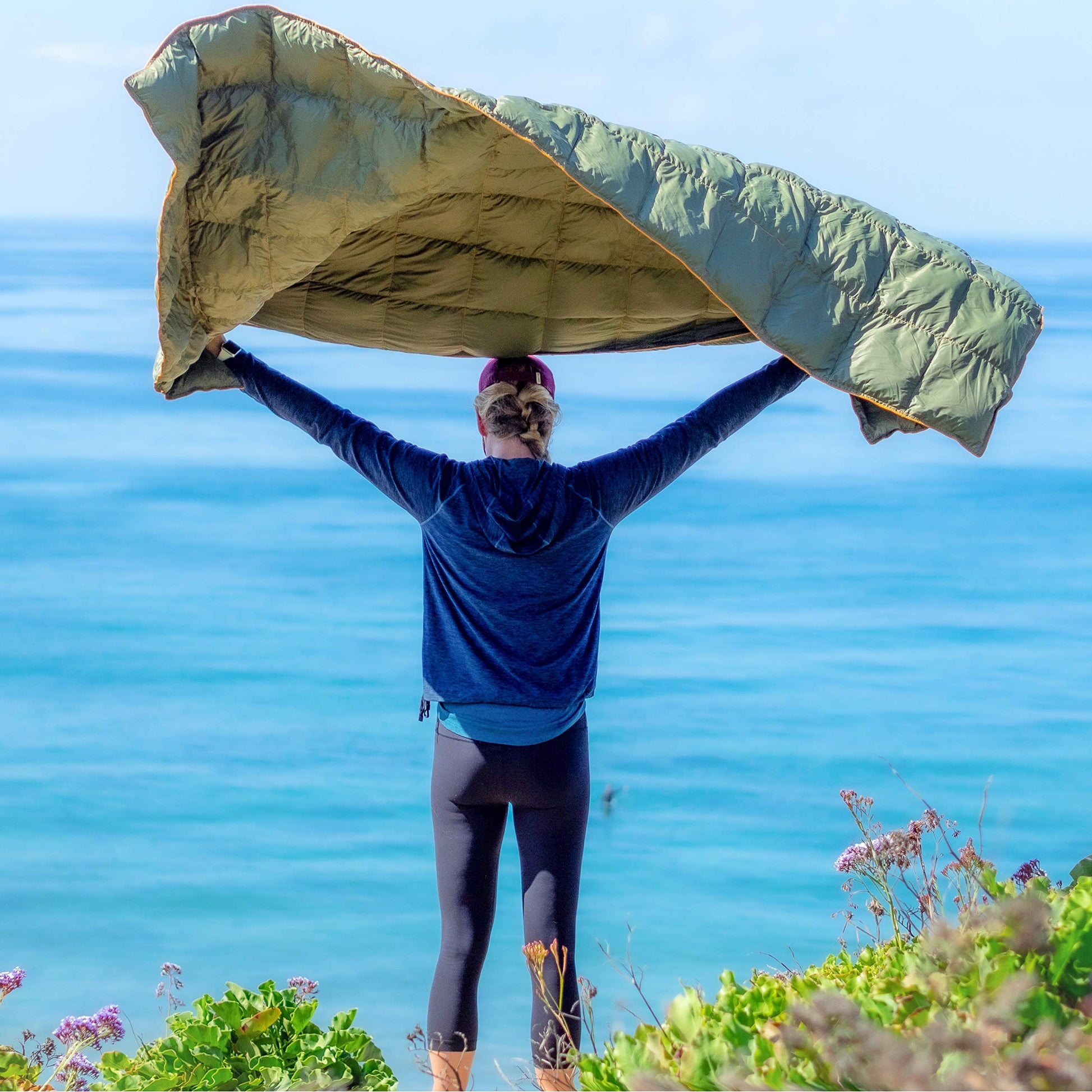 Get Out Gear Down Camping Blanket - Outdoor Lightweight Packable 650 Fill Power Down Blanket