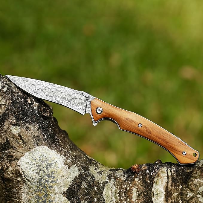 YOUSUNLONG Folding Knives Overall 210mm Pocket Knife - Hammered Damascus Steel Blade - Natural Italian Olive Wood Cover